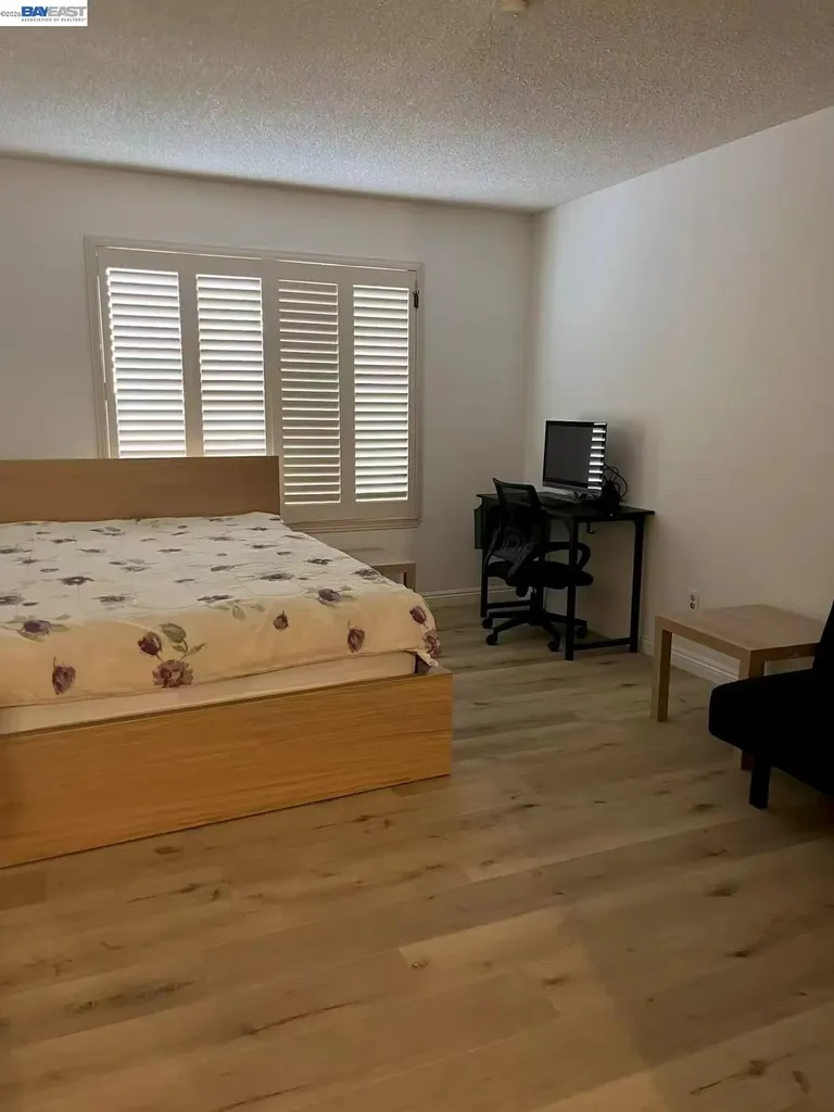 65 Glenwood Hercules CA 94547