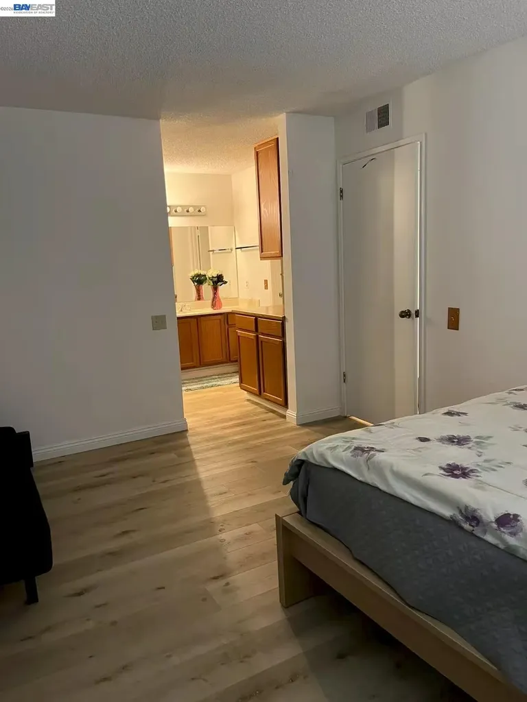 65 Glenwood Hercules CA 94547