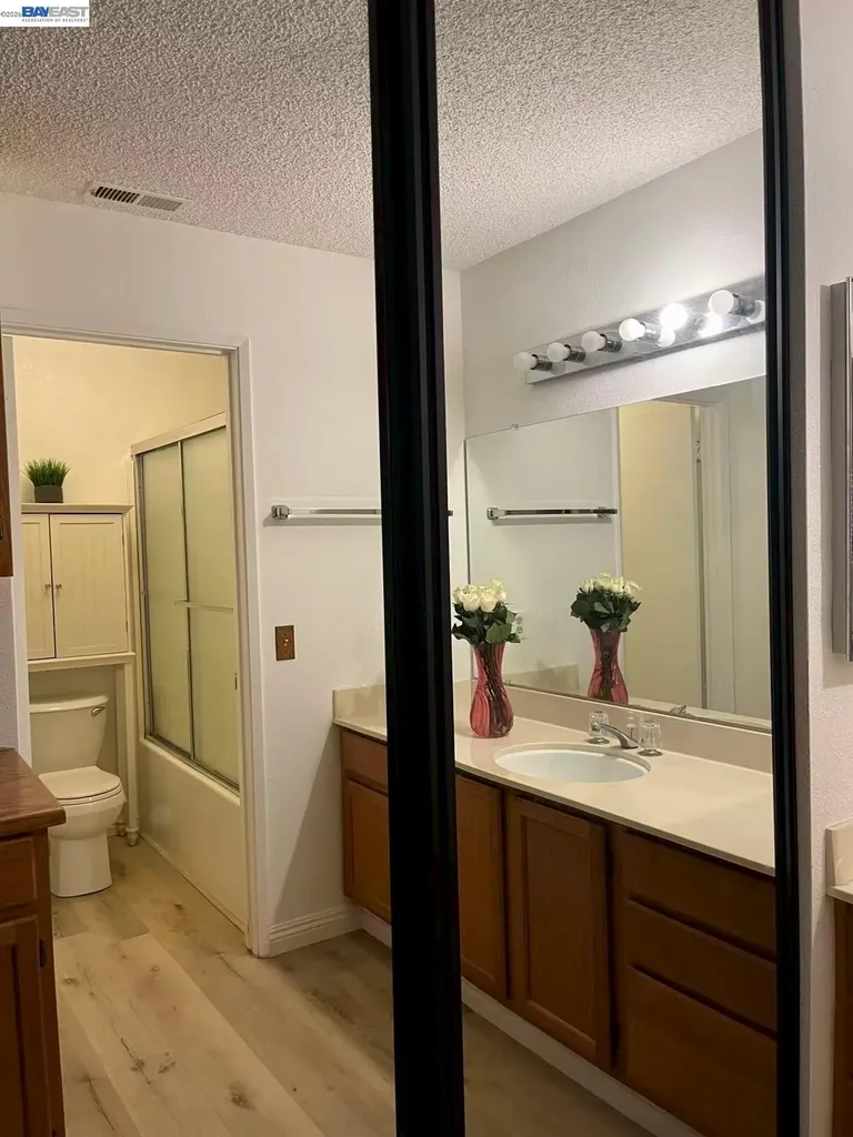 65 Glenwood Hercules CA 94547