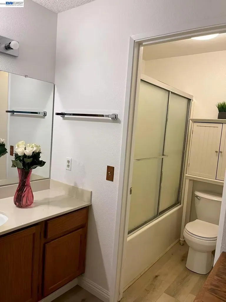 65 Glenwood Hercules CA 94547
