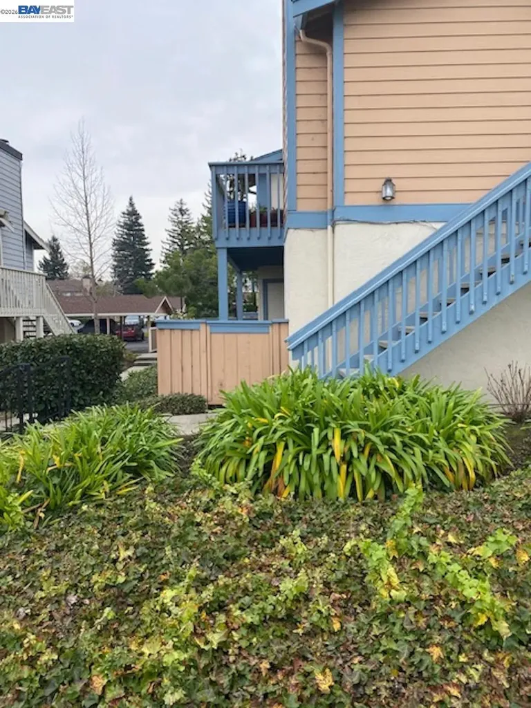 65 Glenwood Hercules CA 94547