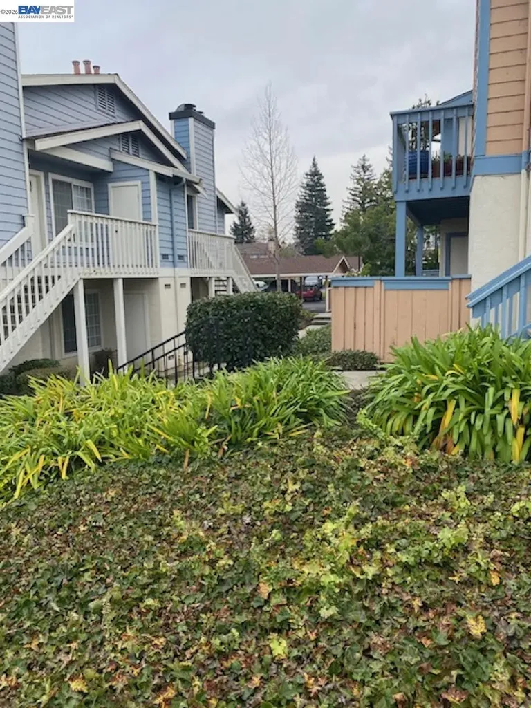 65 Glenwood Hercules CA 94547