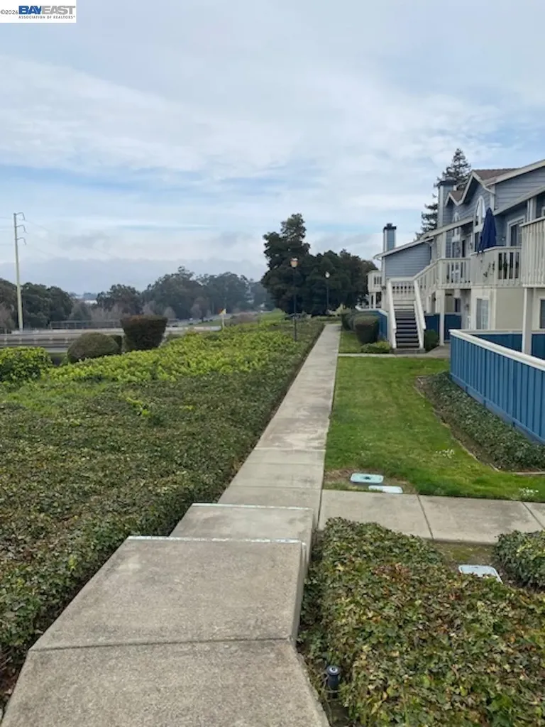 65 Glenwood Hercules CA 94547