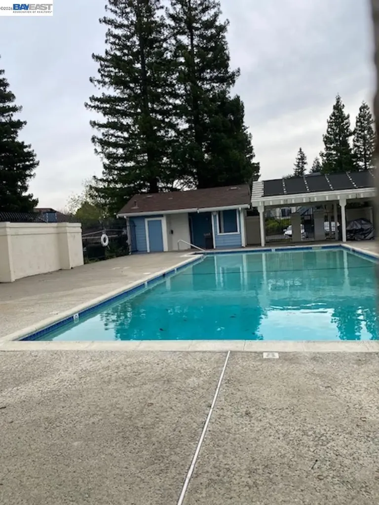 65 Glenwood Hercules CA 94547