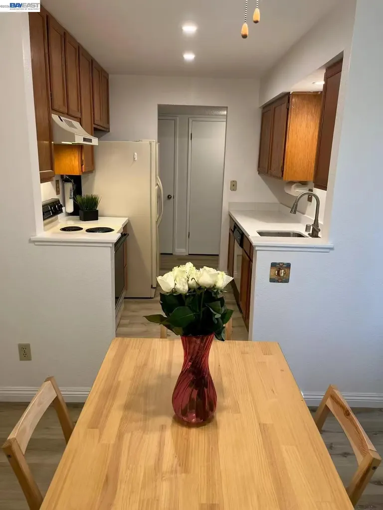 65 Glenwood Hercules CA 94547