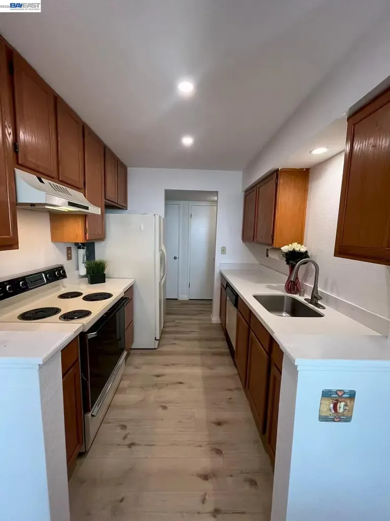 65 Glenwood Hercules CA 94547