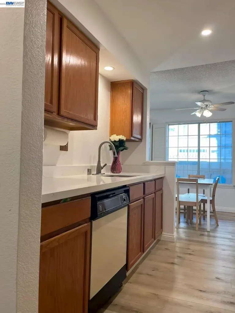 65 Glenwood Hercules CA 94547