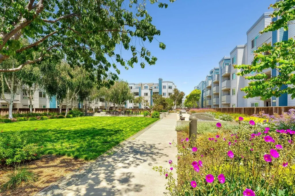 6400 Christie Avenue Emeryville CA 94608