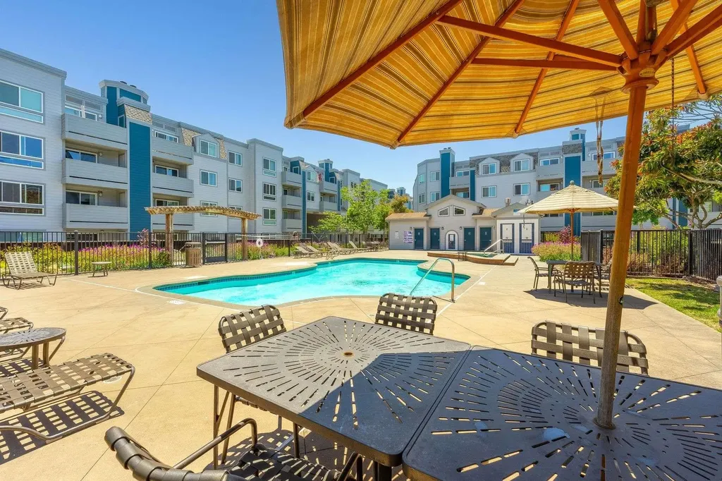 6400 Christie Avenue Emeryville CA 94608