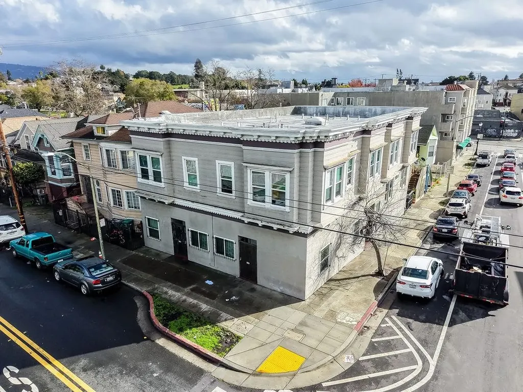 1504 13th Avenue Oakland CA 94606