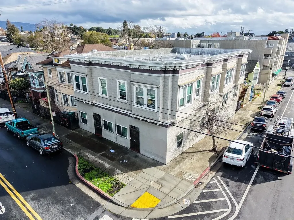 1504 13th Avenue Oakland CA 94606