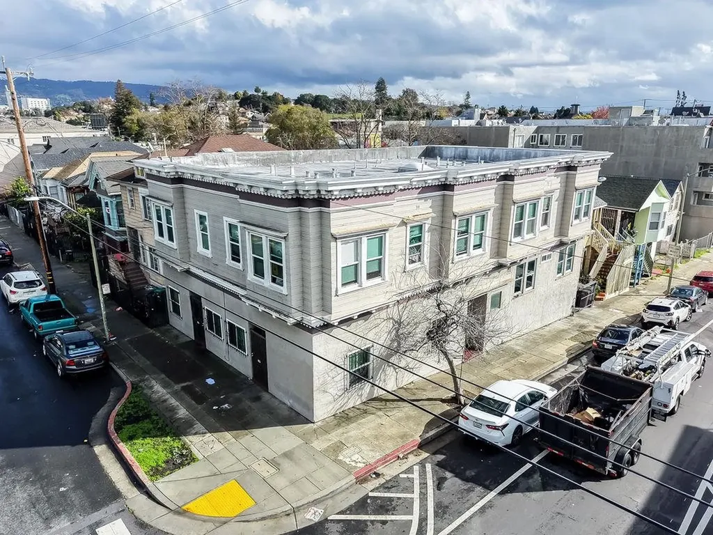 1504 13th Avenue Oakland CA 94606