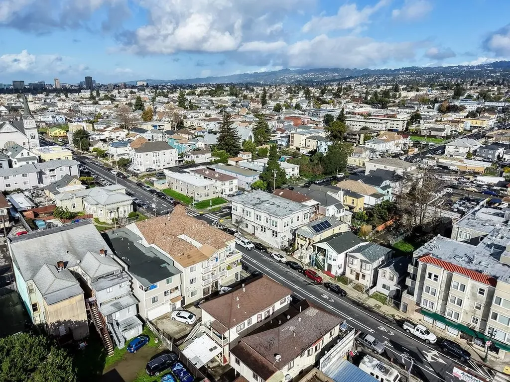 1504 13th Avenue Oakland CA 94606