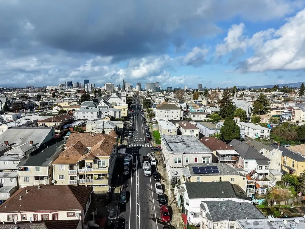 1504 13th Avenue Oakland CA 94606