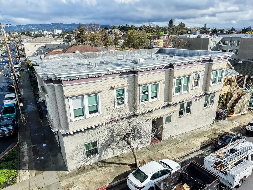 1504 13th Avenue Oakland CA 94606