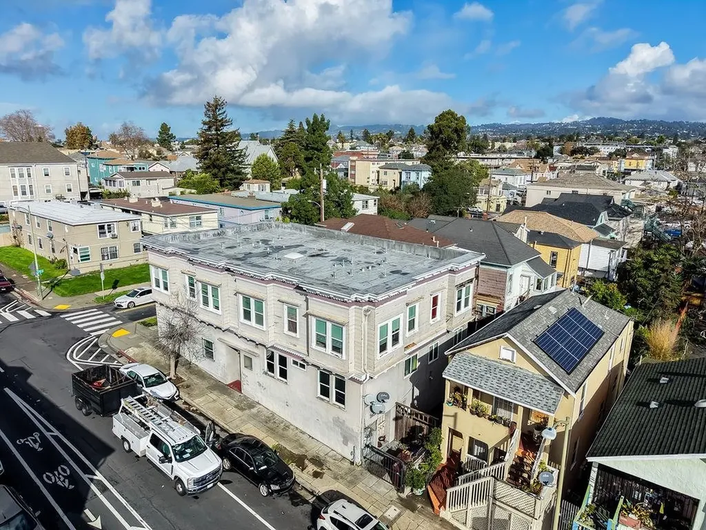 1504 13th Avenue Oakland CA 94606