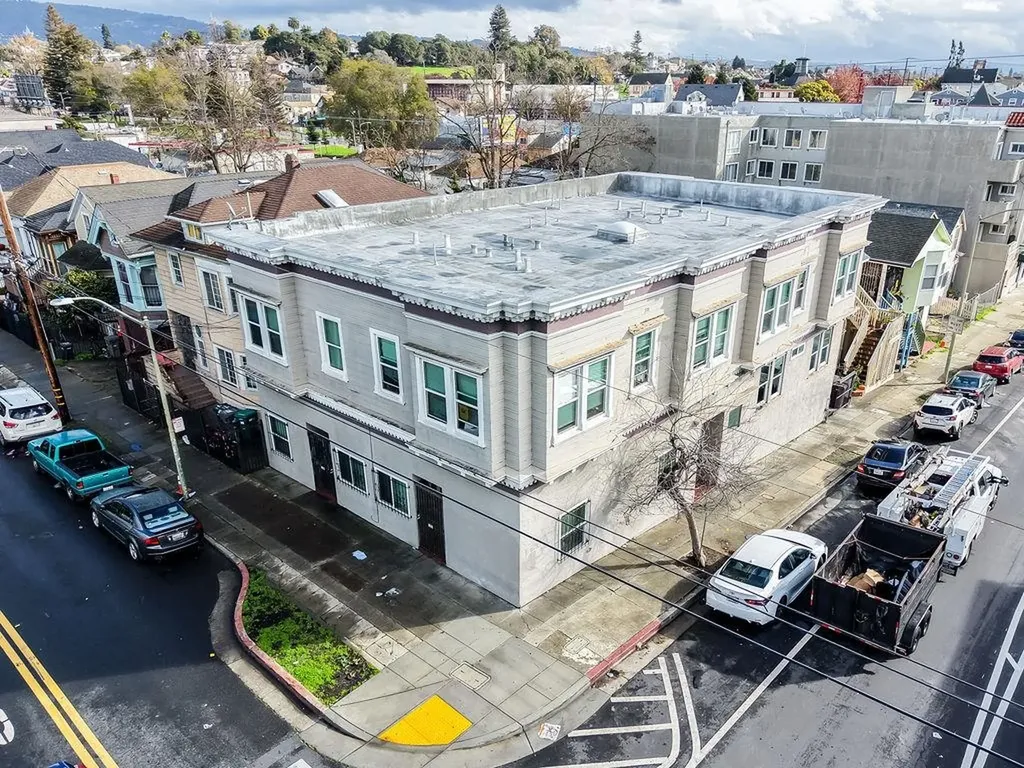 1504 13th Avenue Oakland CA 94606