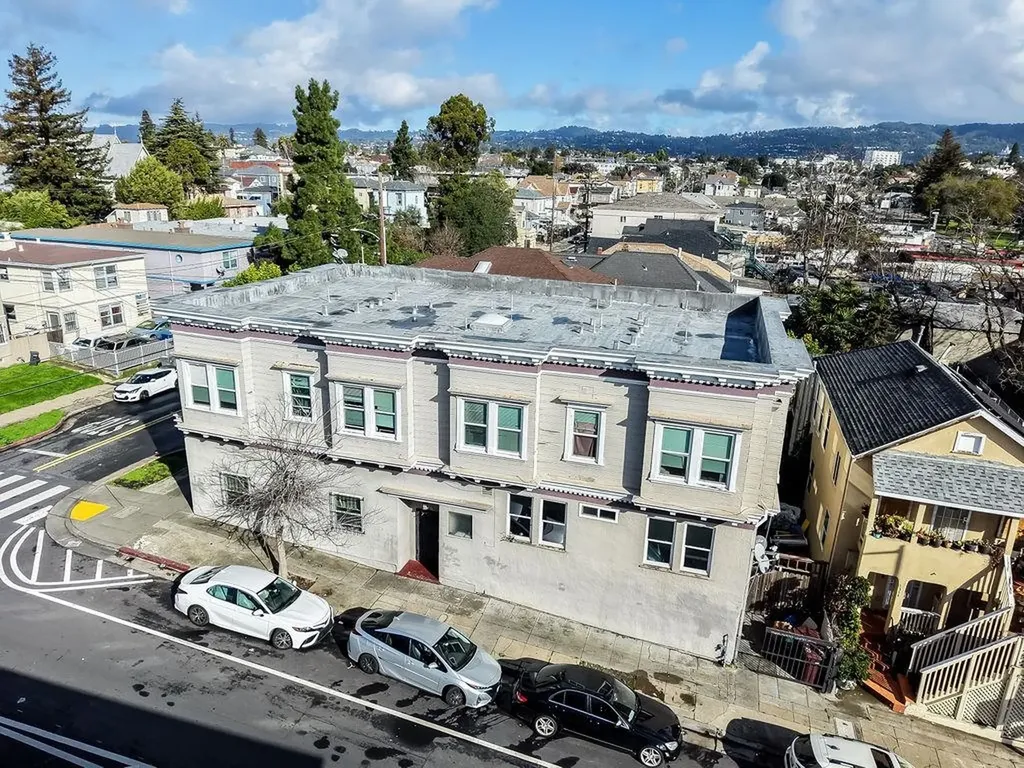 1504 13th Avenue Oakland CA 94606