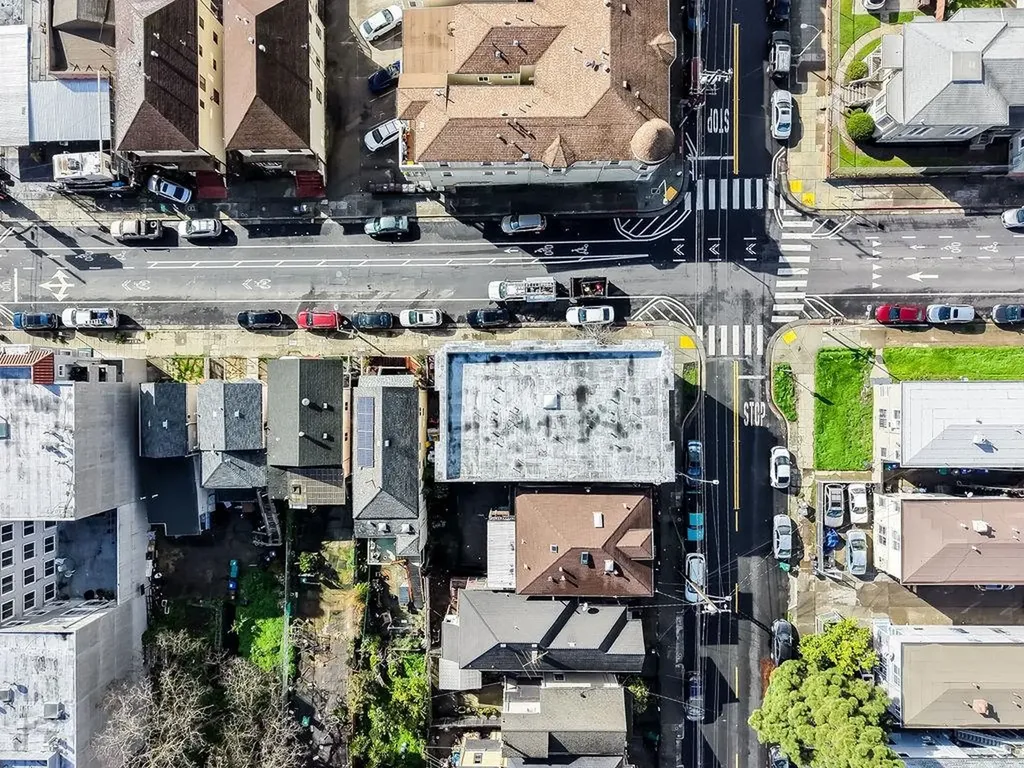 1504 13th Avenue Oakland CA 94606