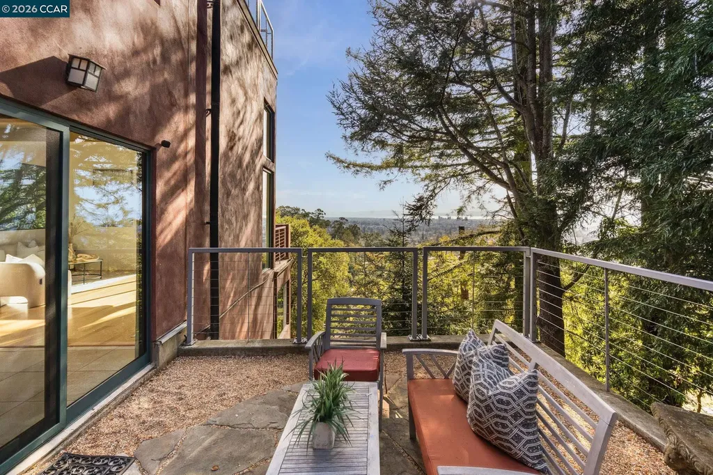 161 Panoramic Way Berkeley CA 94704