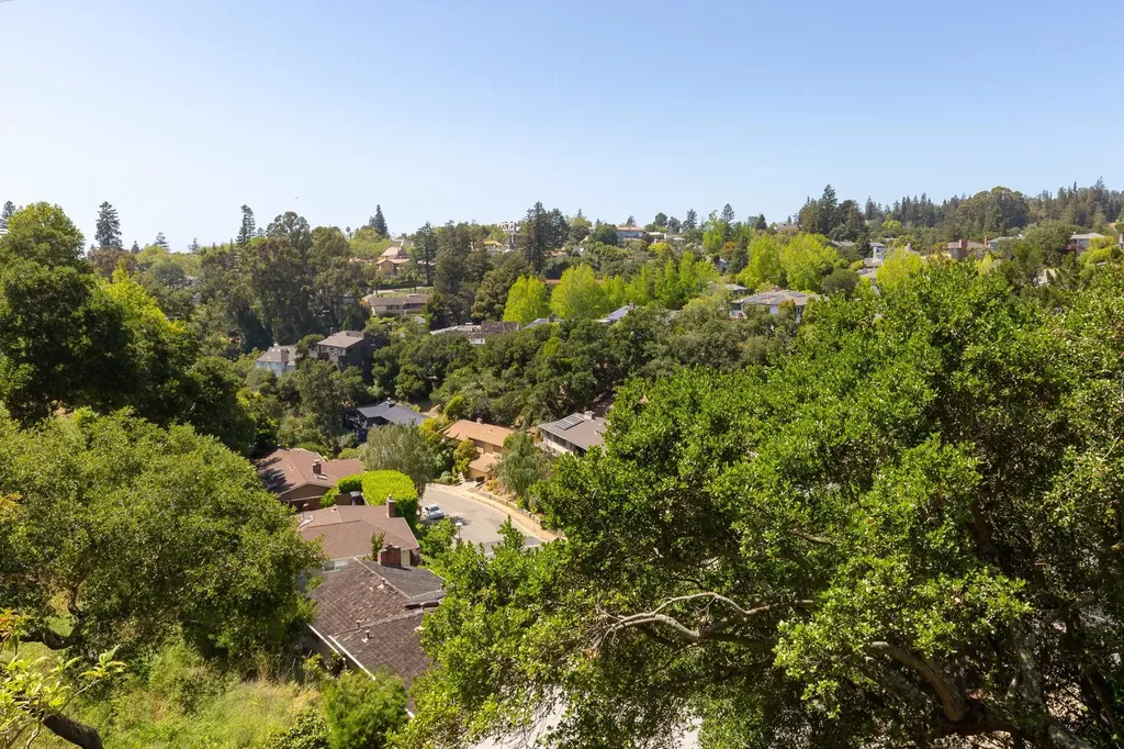 2 Cavendish Lane Piedmont CA 94602