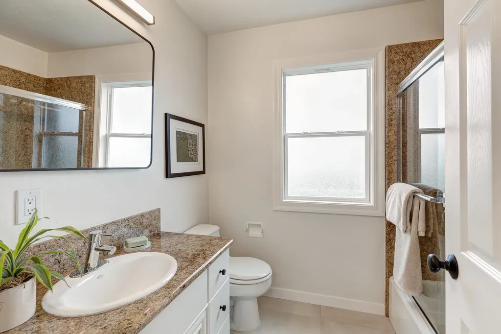 2 Cavendish Lane Piedmont CA 94602
