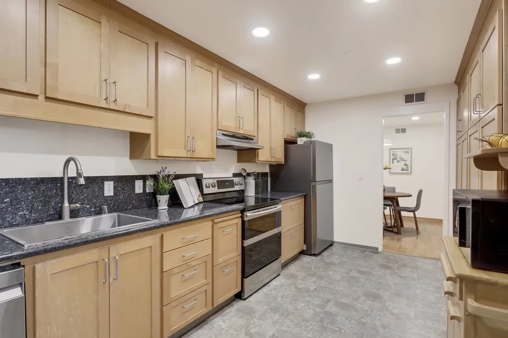 323 Monte Vista Avenue Oakland CA 94611