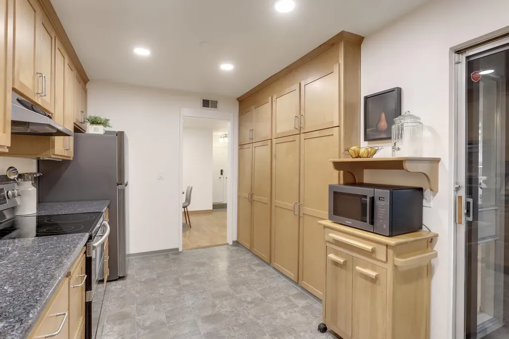 323 Monte Vista Avenue Oakland CA 94611
