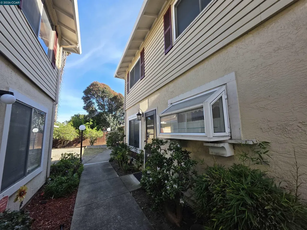 2581 El Portal Drive San Pablo CA 94806
