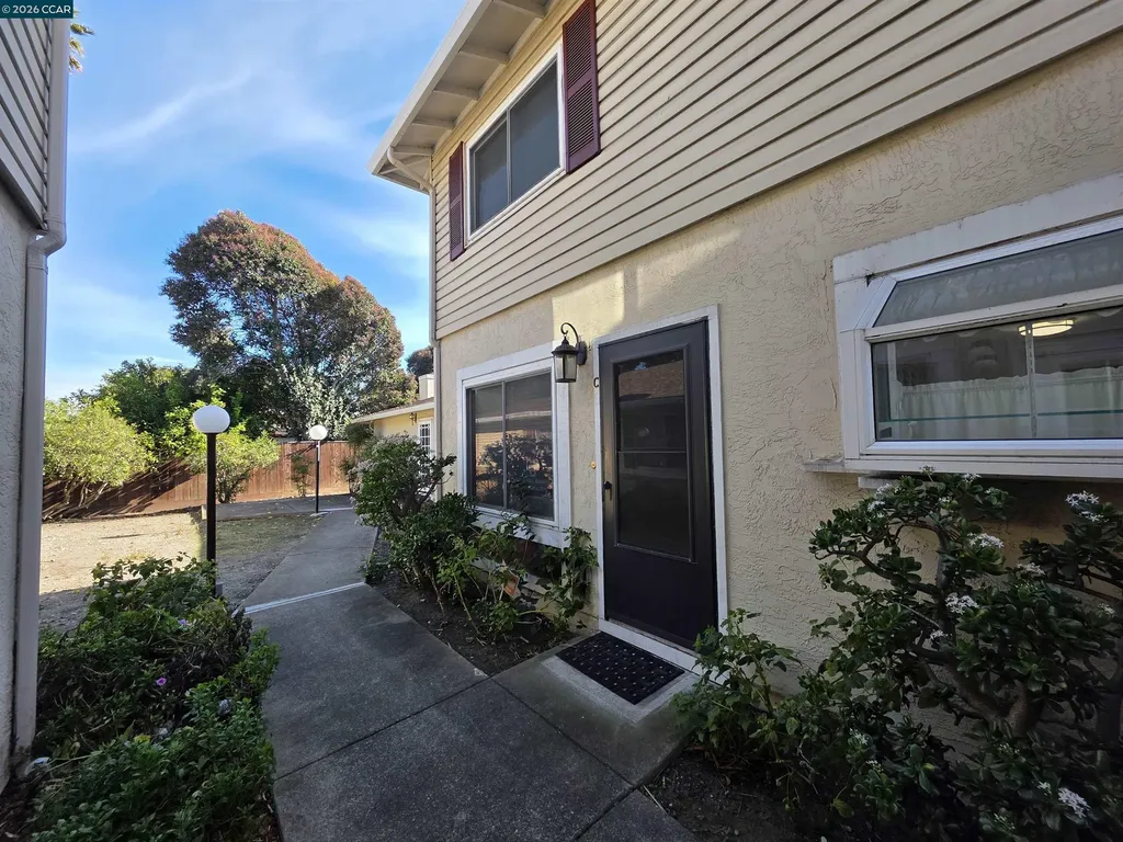 2581 El Portal Drive San Pablo CA 94806