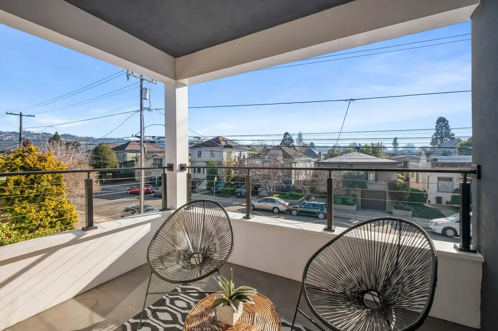 5229 Miles Avenue Oakland CA 94618