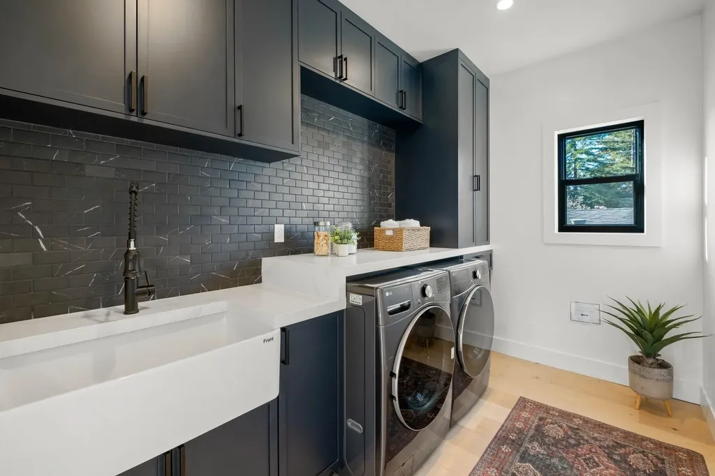 5229 Miles Avenue Oakland CA 94618