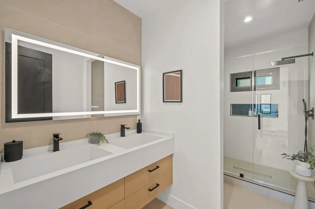 5229 Miles Avenue Oakland CA 94618