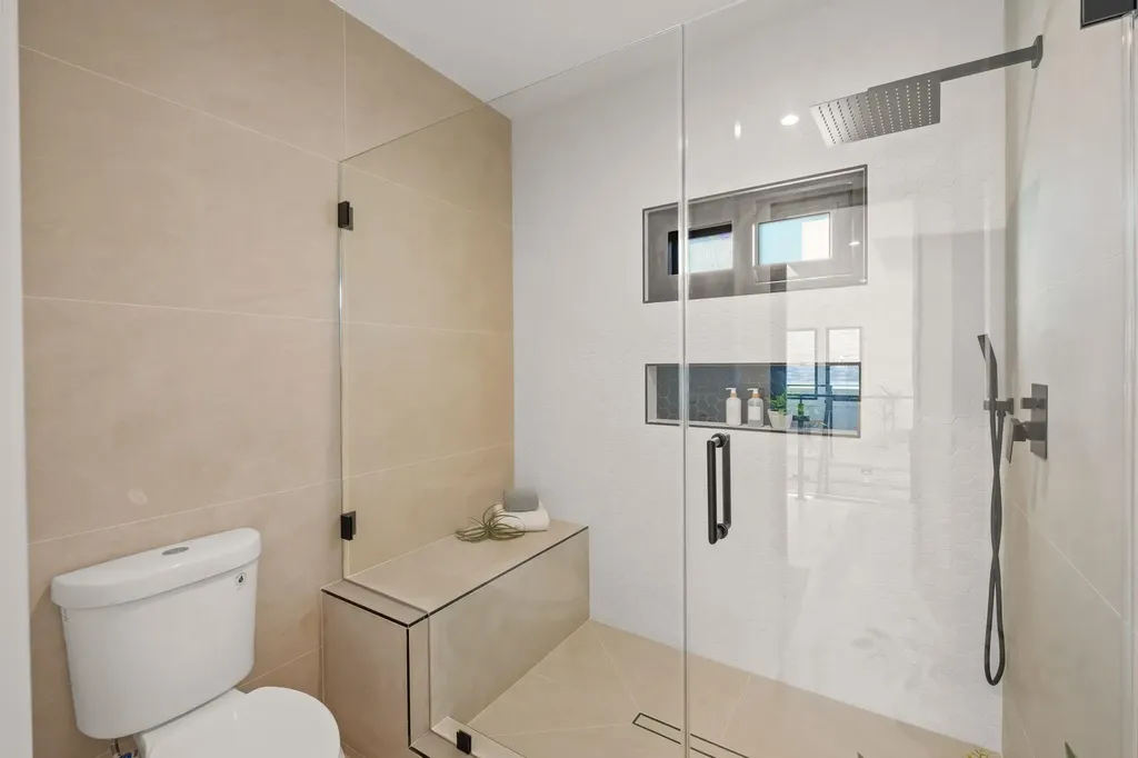 5229 Miles Avenue Oakland CA 94618