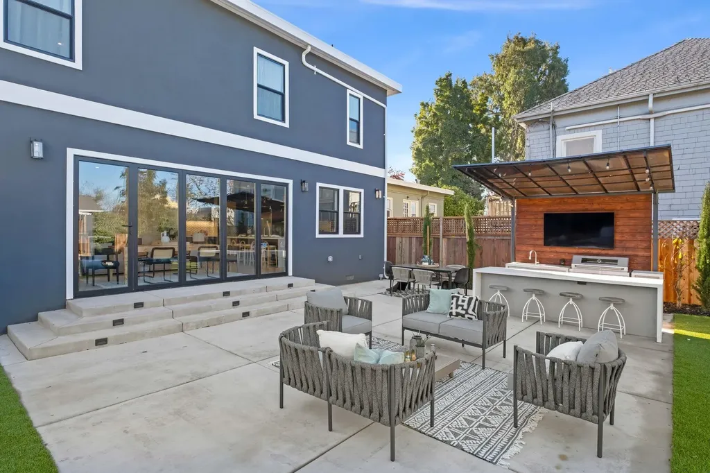 5229 Miles Avenue Oakland CA 94618