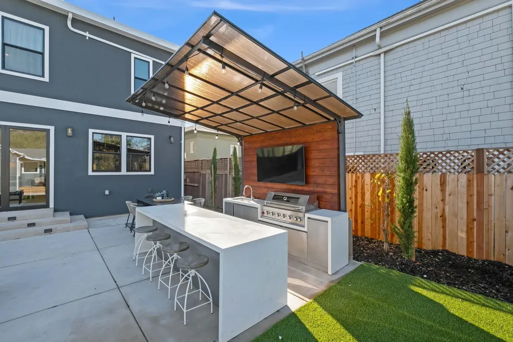 5229 Miles Avenue Oakland CA 94618