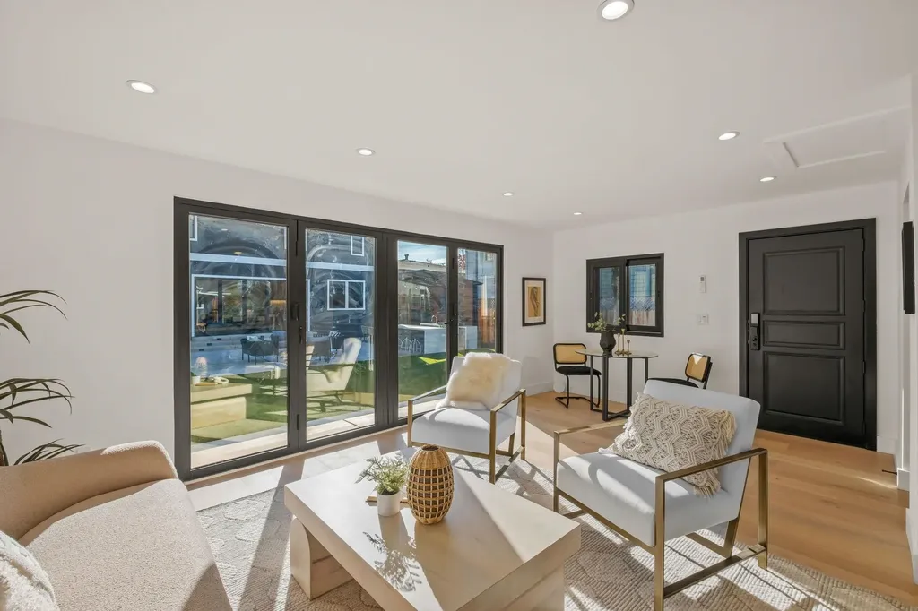 5229 Miles Avenue Oakland CA 94618