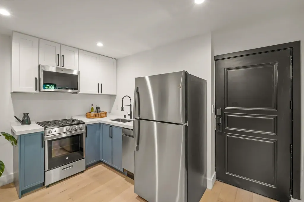 5229 Miles Avenue Oakland CA 94618