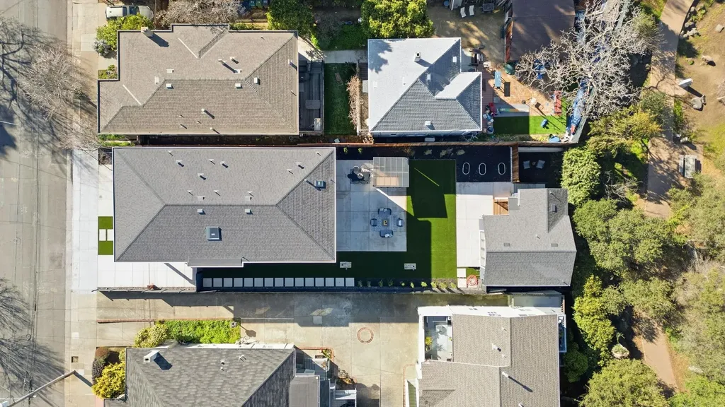 5229 Miles Avenue Oakland CA 94618