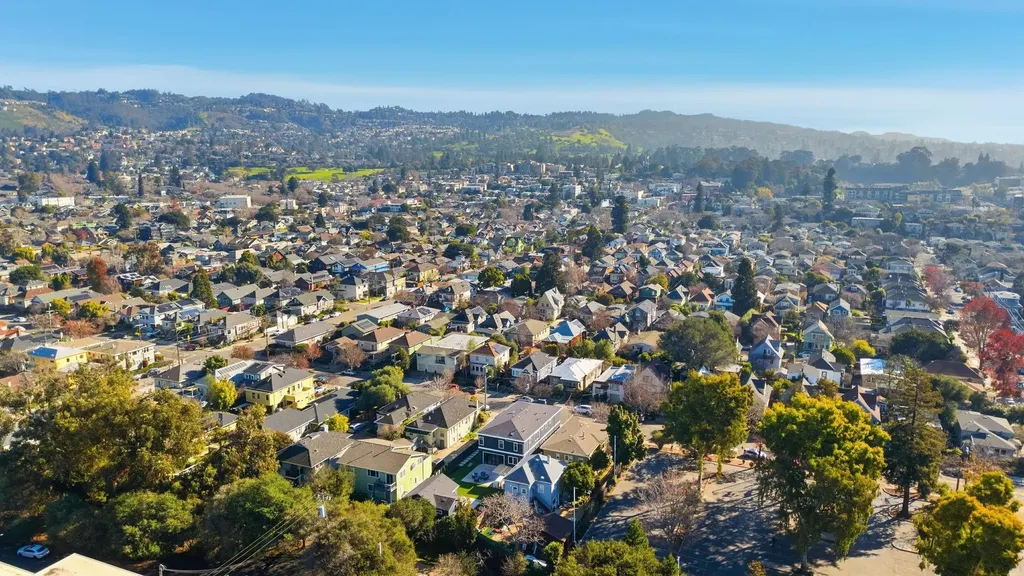 5229 Miles Avenue Oakland CA 94618