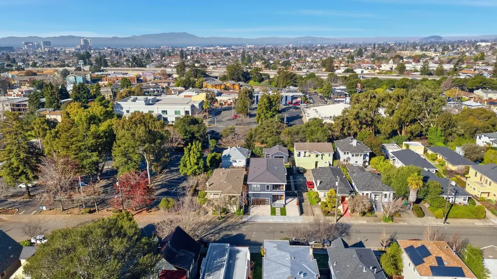 5229 Miles Avenue Oakland CA 94618