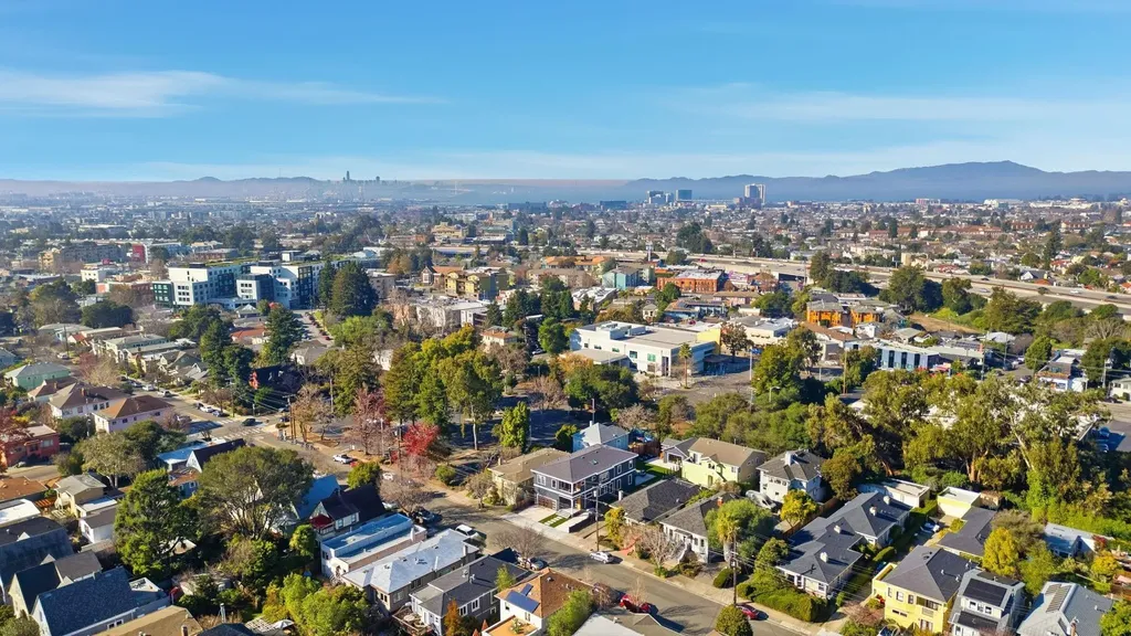 5229 Miles Avenue Oakland CA 94618