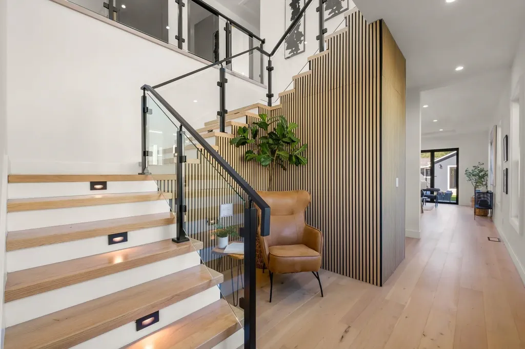 5229 Miles Avenue Oakland CA 94618