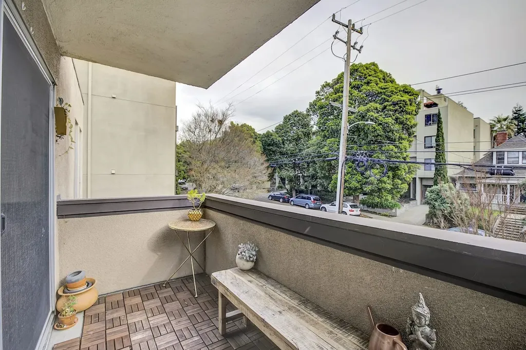 407 Orange Street Oakland CA 94610