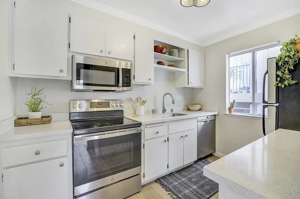 407 Orange Street Oakland CA 94610