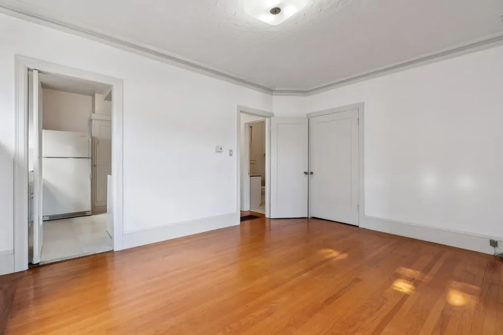 832 Walker Oakland CA 94610
