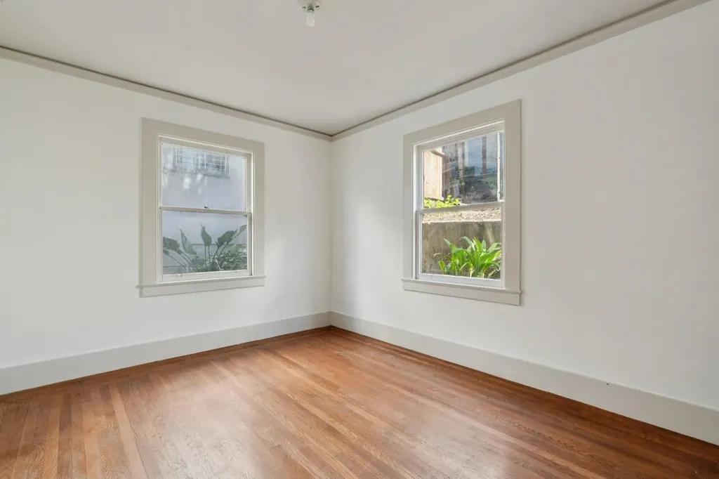 832 Walker Oakland CA 94610