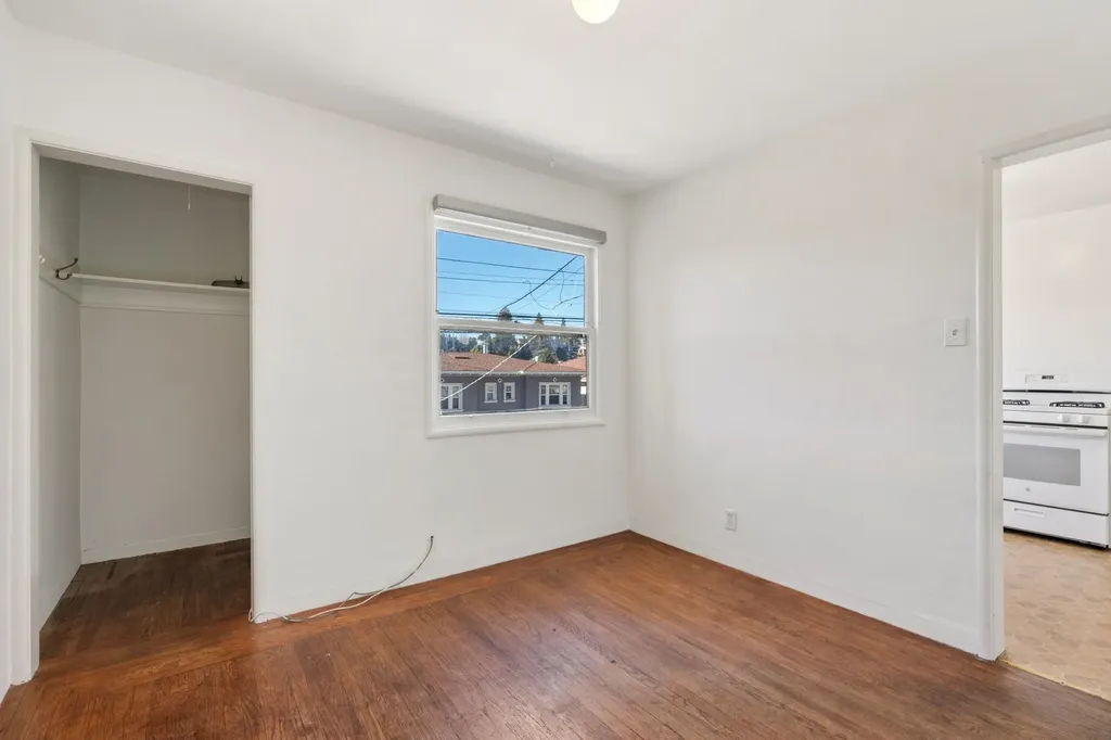 832 Walker Oakland CA 94610