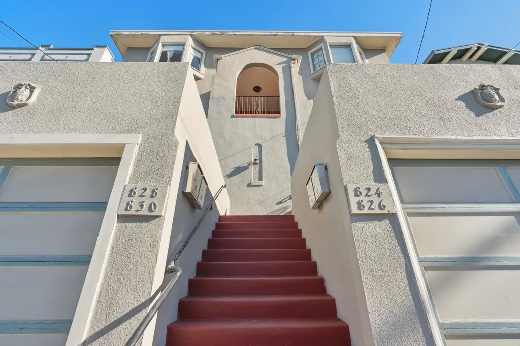 832 Walker Oakland CA 94610
