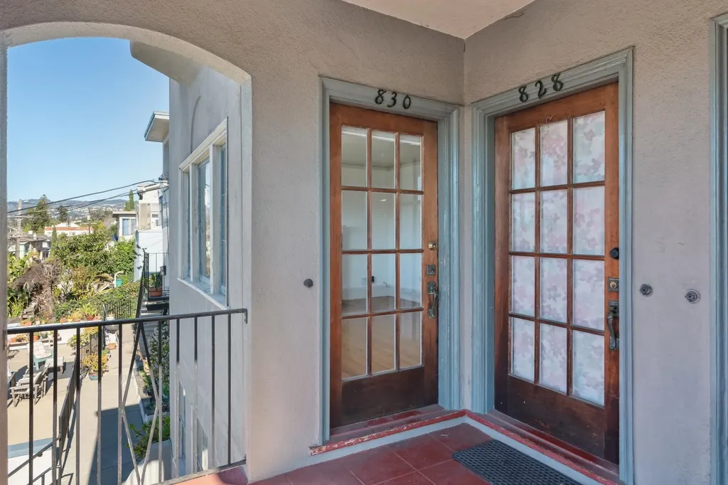 832 Walker Oakland CA 94610